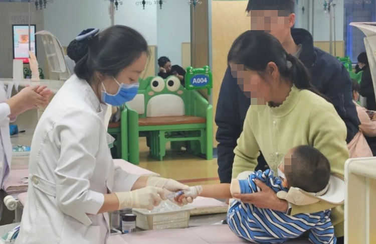 北京已进入流感高峰期 多措并举保障患儿就医需求