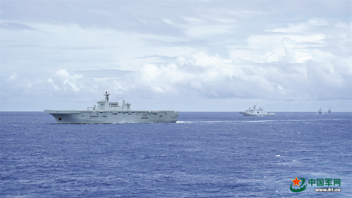 海军某登陆舰支队赴海开展实战化训练 锤炼体系作战能力