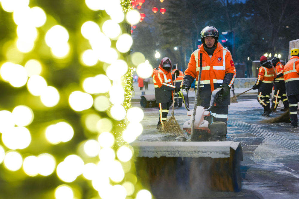 雪至春城，城市不眠——长春多部门联动迎战降雪保畅通